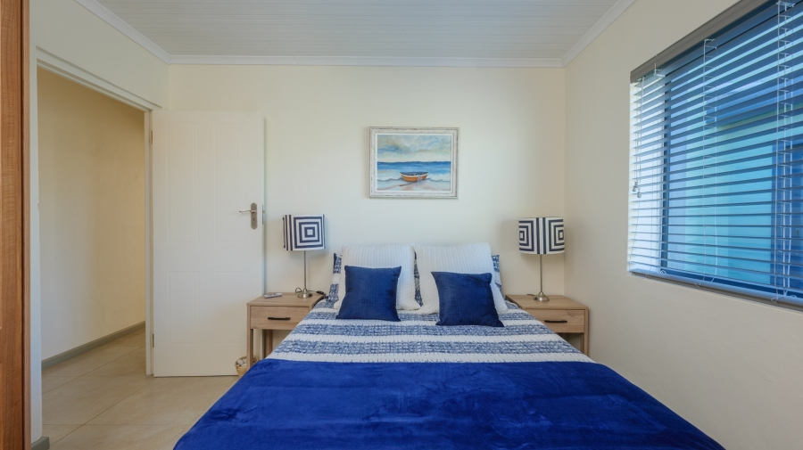 4 Bedroom Property for Sale in Struisbaai Western Cape